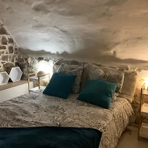 Appartement Dans Le Charme De La Pierre, La Garde (Var)